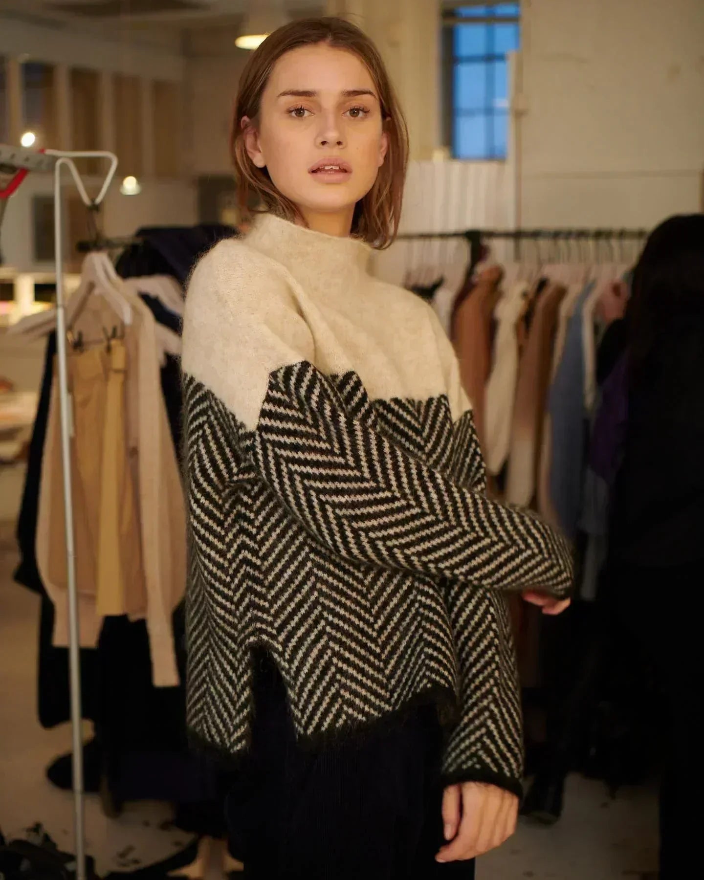 GlamourWarmth: Luxe Cozy Jumper